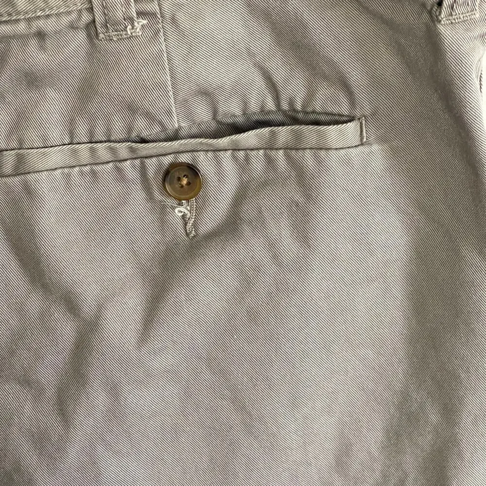 J. Crew Gramercy Men's Gray 36W Shorts button Back Pocket